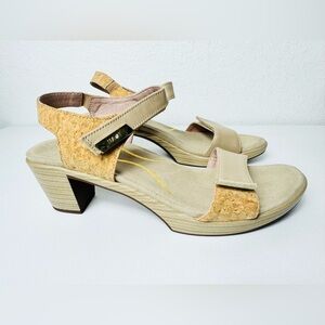 Naot Intact Sandals Beige And Cork Size EU 40 US 9 Excellent